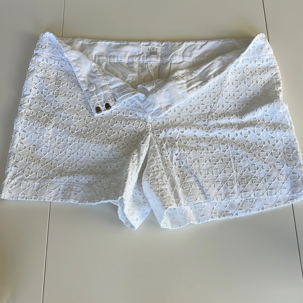 Loft Size 14 White Textured Patterned Shorts
